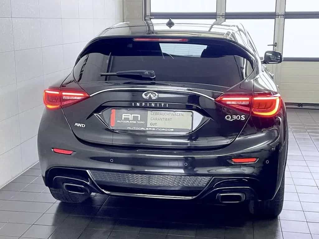 Infiniti Q30 S AWD Premium City Black AFS+Leder+Navi 03/2017-photo-6