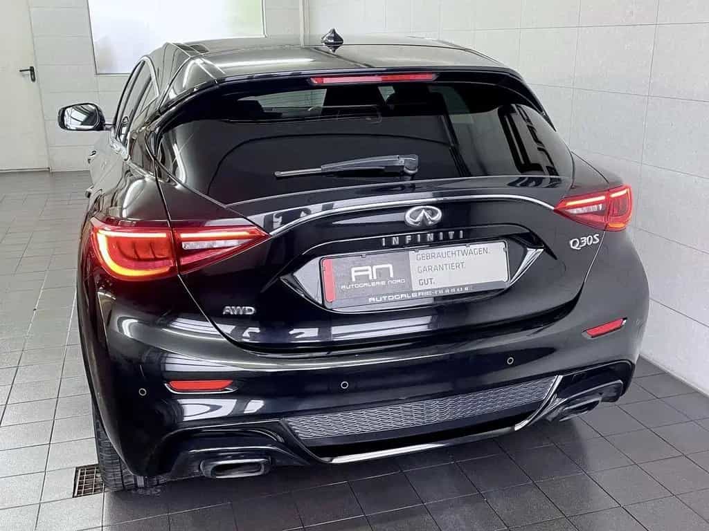 Infiniti Q30 S AWD Premium City Black AFS+Leder+Navi 03/2017-photo-8