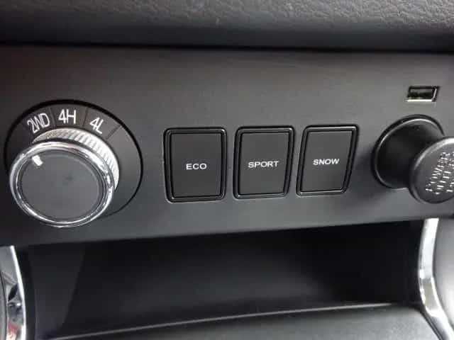 DFSK Rich 6 DoKa 4x4 2,3l AT CarPlay Kamera AHK Navi 11/2025-photo-17