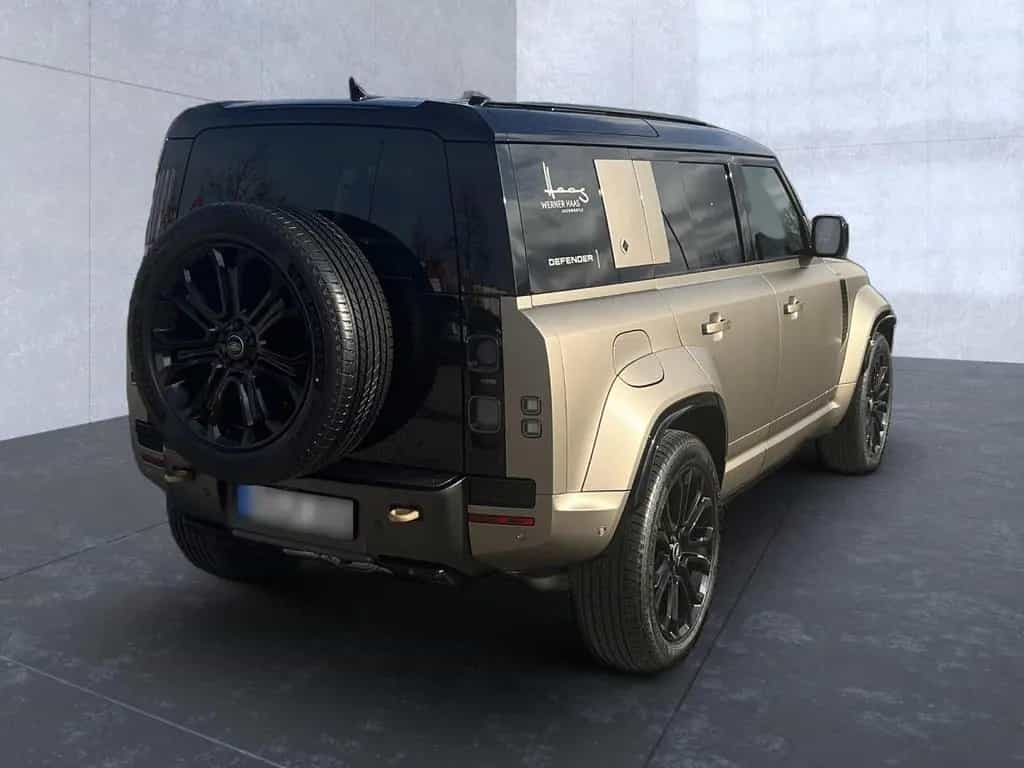 Land Rover Defender 110 P635 OCTA 07/2025-photo-0