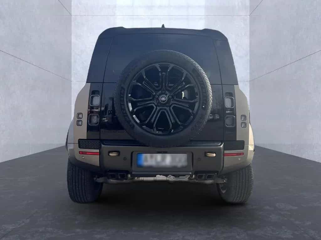 Land Rover Defender 110 P635 OCTA 07/2025-photo-4