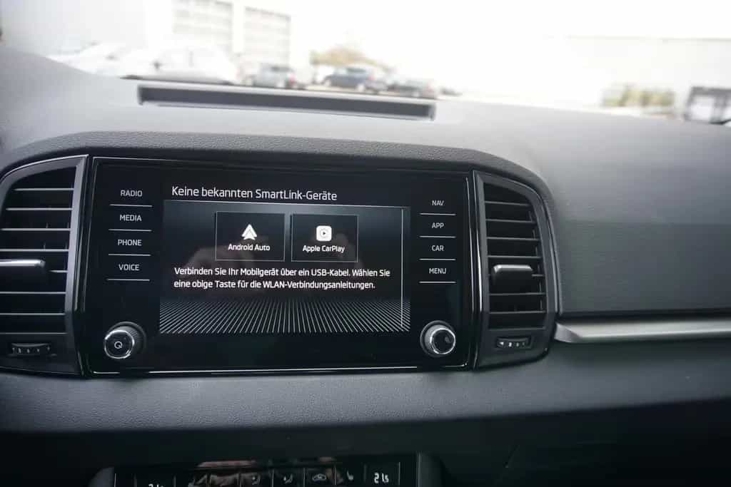 Skoda Karoq 1.5TSI DSG AHK Navi/MirrorLi Kamera LED 02/2024-photo-9