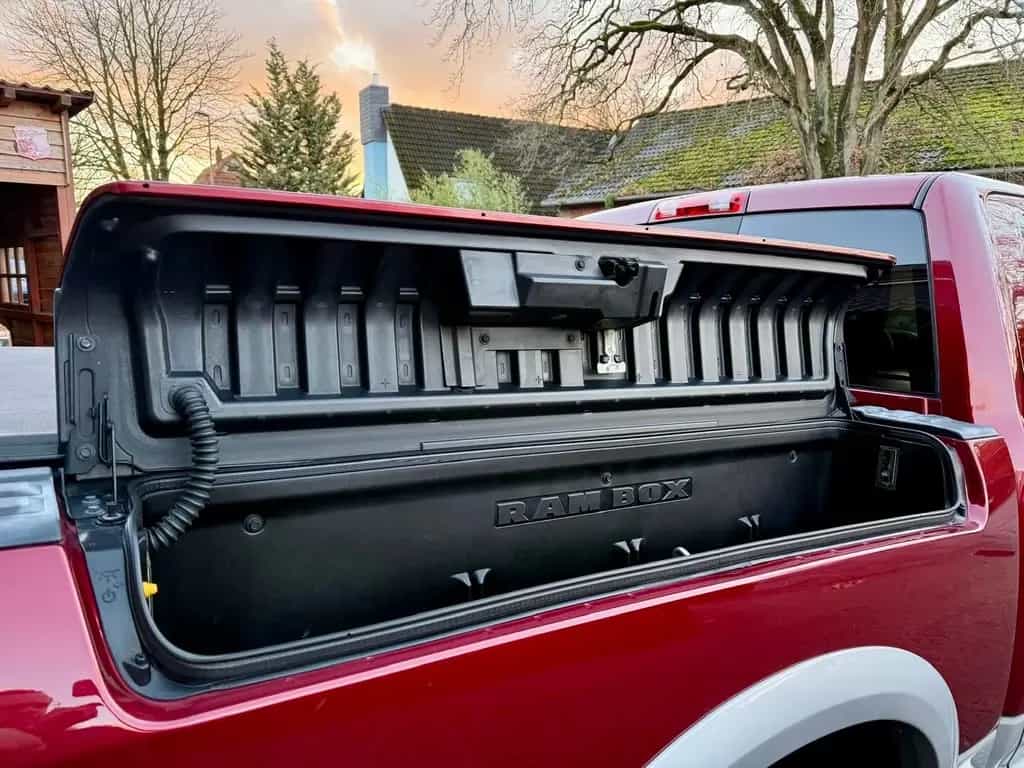 Dodge Clean CARFAX*UNFALLFREI*LARAMIE*RAMBOX*GARANTIE 10/2018-photo-20