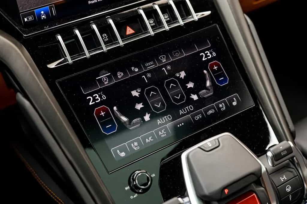 Lamborghini Urus 4.0 V8 Sport 08/2024-photo-11
