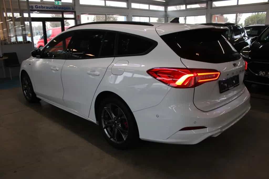 Ford Focus ST-Line X Turnier AHK LED NAVI CAM WinterP 11/2021-photo-2