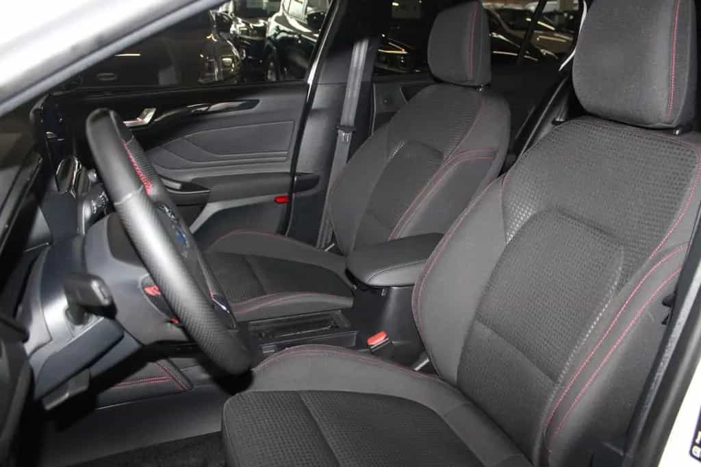 Ford Focus ST-Line X Turnier AHK LED NAVI CAM WinterP 11/2021-photo-9