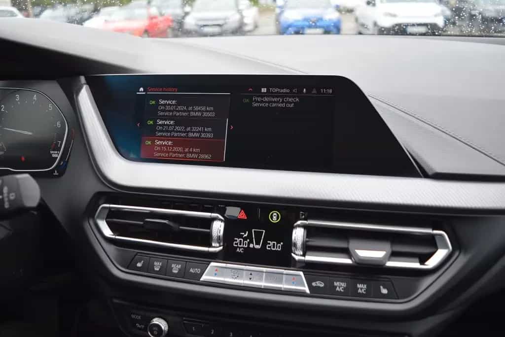 BMW 116 iA Luxury Line 02/2021-photo-8