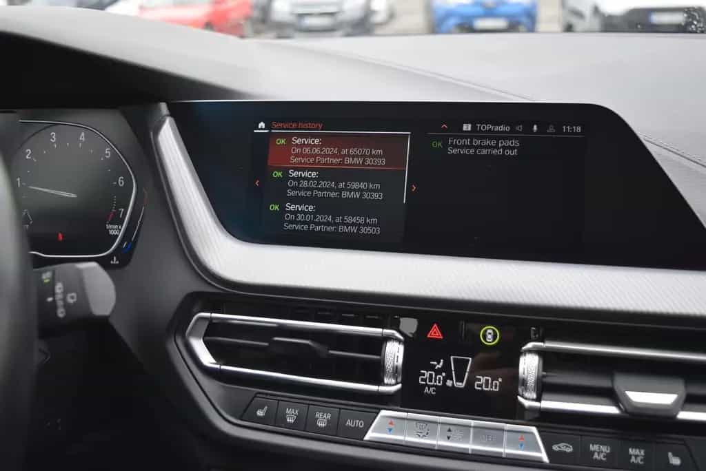 BMW 116 iA Luxury Line 02/2021-photo-9