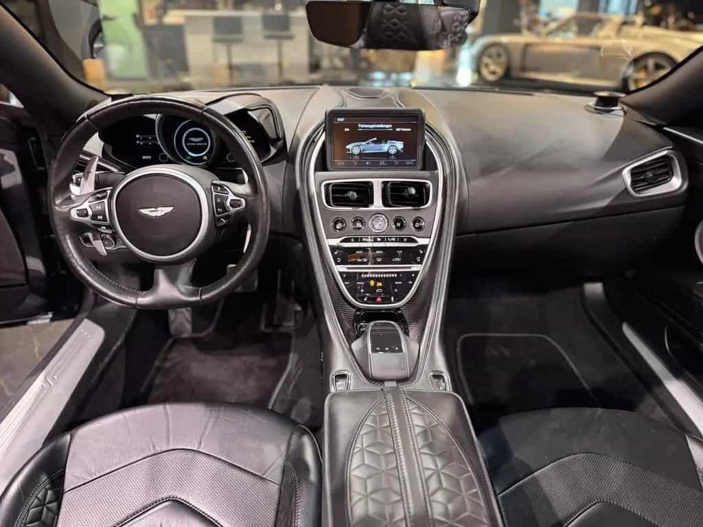 Aston Martin DBS Volante Superleggera Dt.Auto*Carbon 11/2020-photo-17