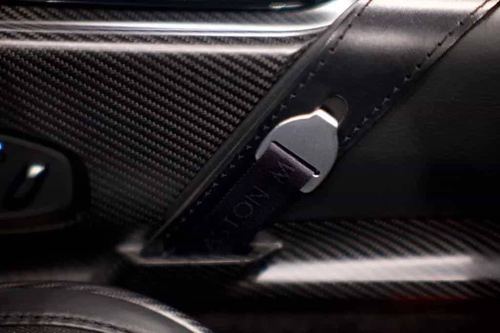 Aston Martin V12 Vantage V12 Speedster - Top Gun Maverick 11/2022-photo-15
