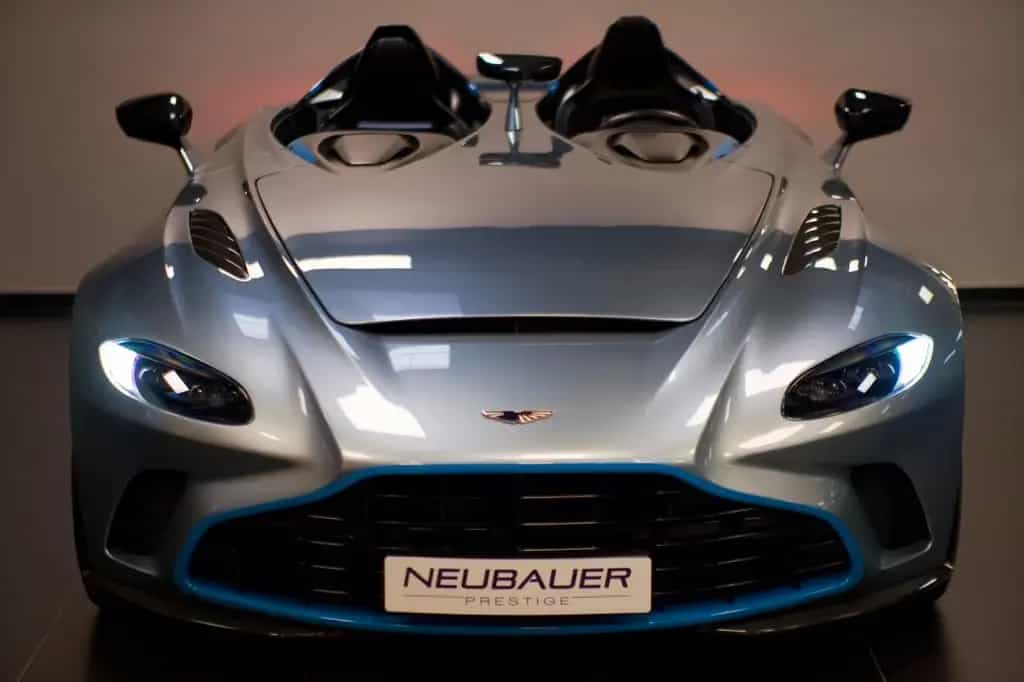 Aston Martin V12 Vantage V12 Speedster - Top Gun Maverick 11/2022-photo-2