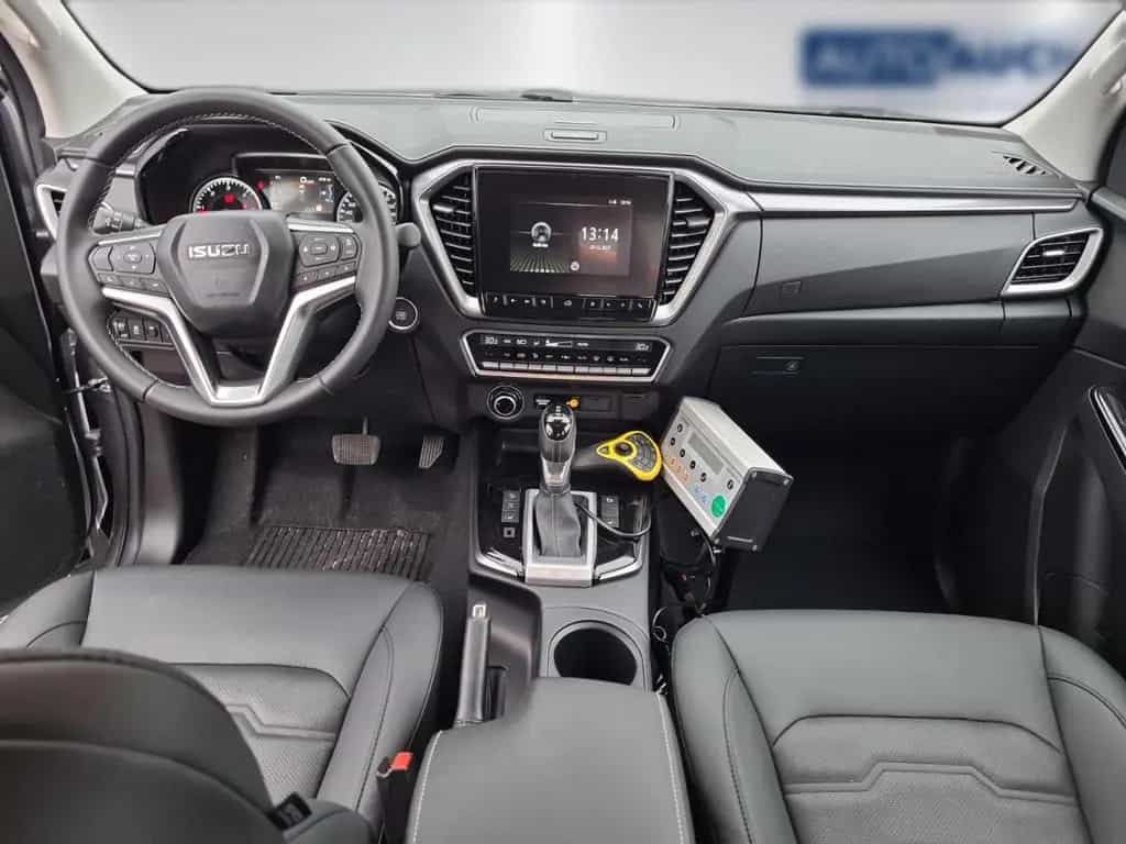 Isuzu D-Max Space Cab LS WINTERDIENSTUMRÜSTUNG VO & HI null-photo-10