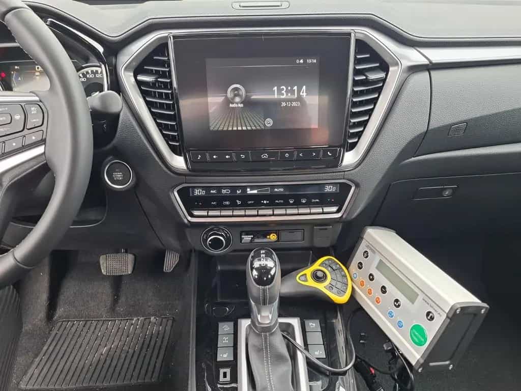 Isuzu D-Max Space Cab LS WINTERDIENSTUMRÜSTUNG VO & HI null-photo-11