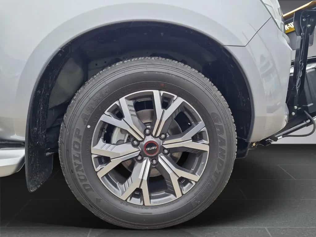 Isuzu D-Max Space Cab LS WINTERDIENSTUMRÜSTUNG VO & HI null-photo-15