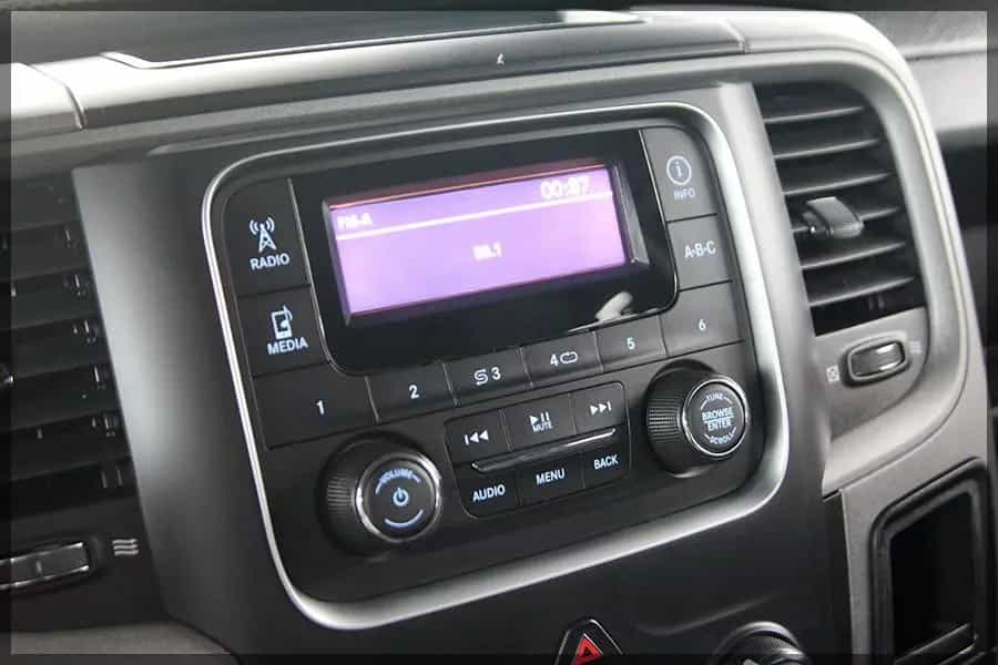 Dodge RAM 5.7 HEM CREW CAB CAM / LEDER / 6 SITZER 03/2020-photo-17