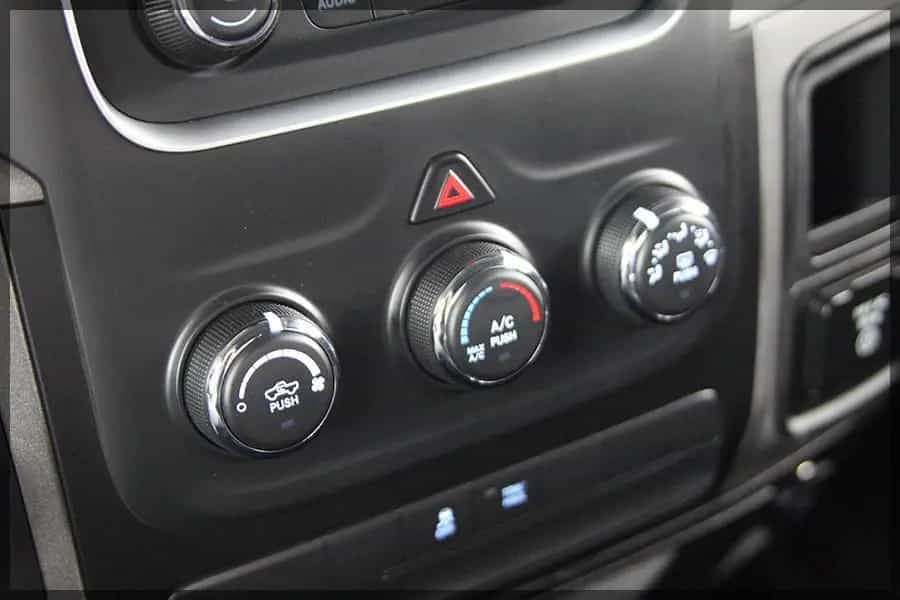 Dodge RAM 5.7 HEM CREW CAB CAM / LEDER / 6 SITZER 03/2020-photo-19