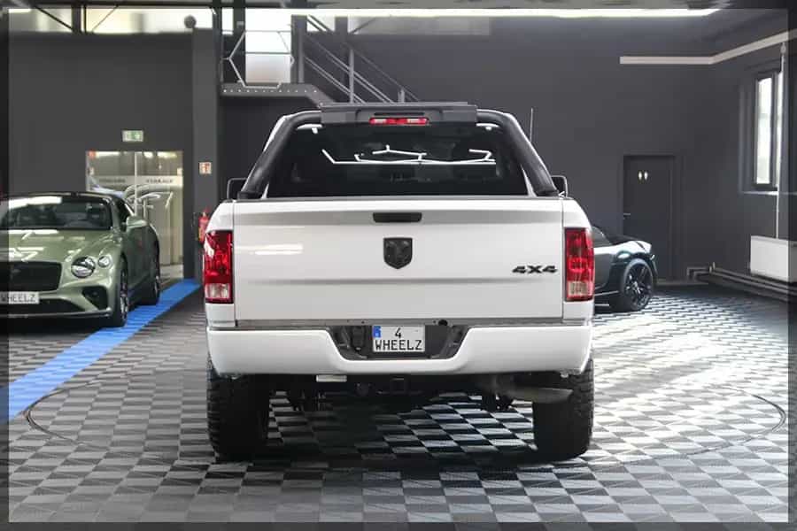Dodge RAM 5.7 HEM CREW CAB CAM / LEDER / 6 SITZER 03/2020-photo-3