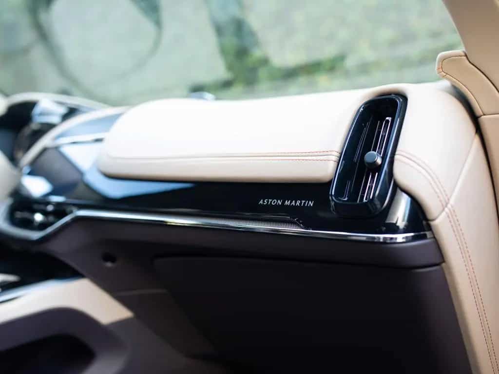 Aston Martin DBX 707 | NEW | VAT | Storm Purple null-photo-31