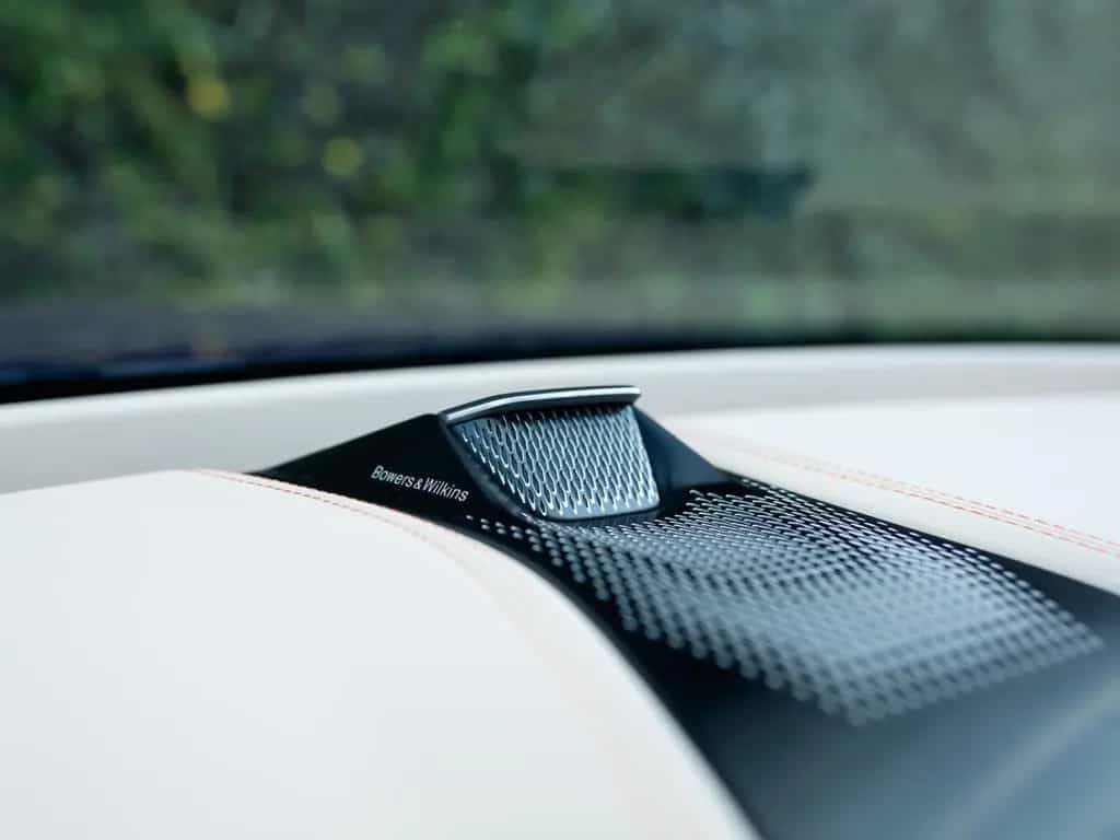 Aston Martin DBX 707 | NEW | VAT | Storm Purple null-photo-39