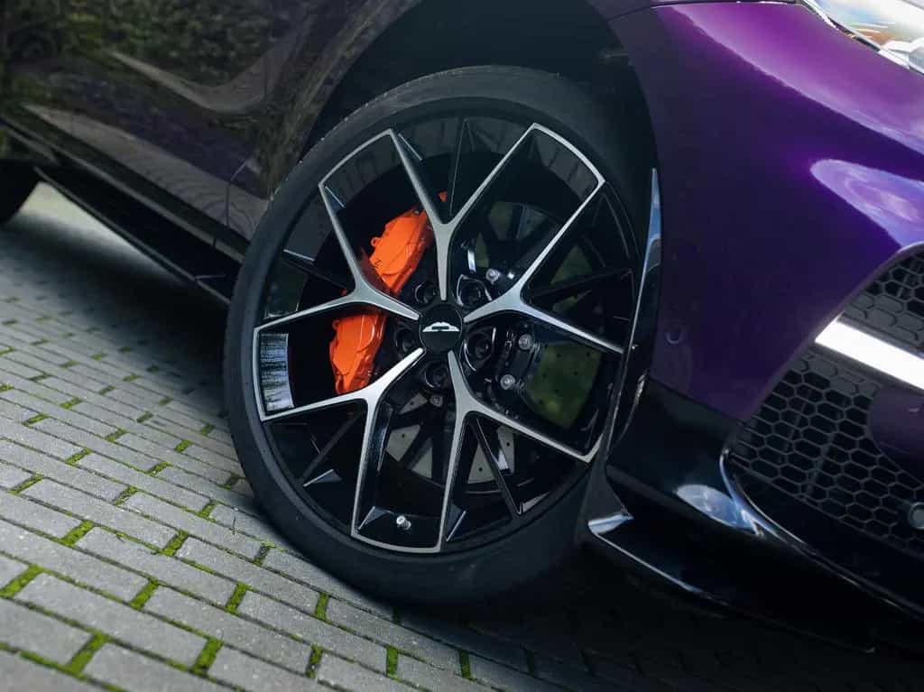 Aston Martin DBX 707 | NEW | VAT | Storm Purple null-photo-6