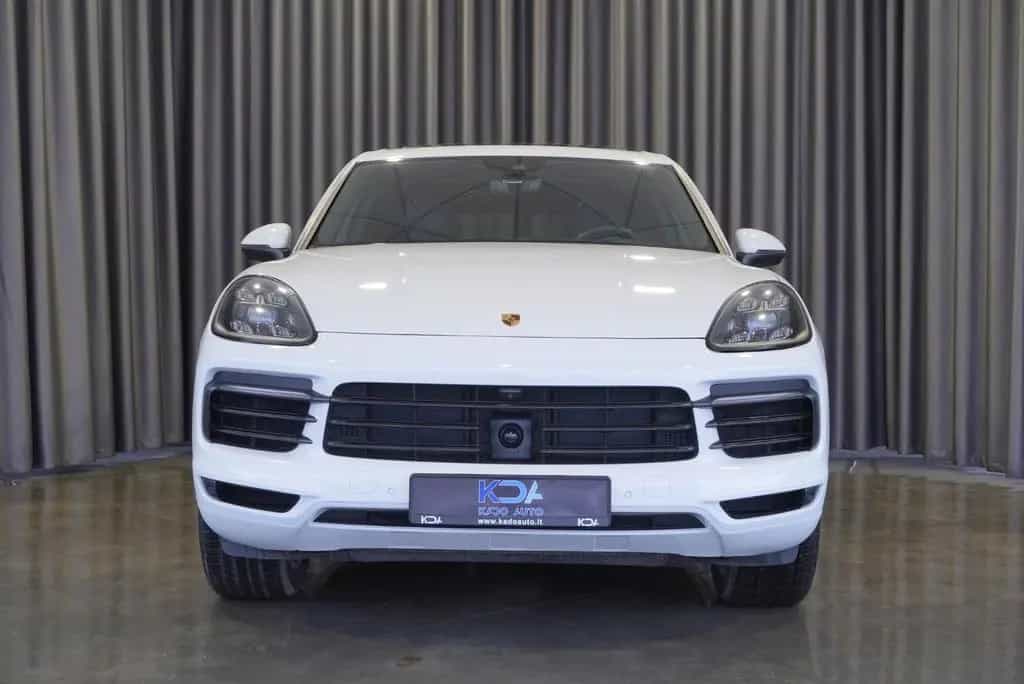 Porsche Cayenne Basis 06/2022-photo-1