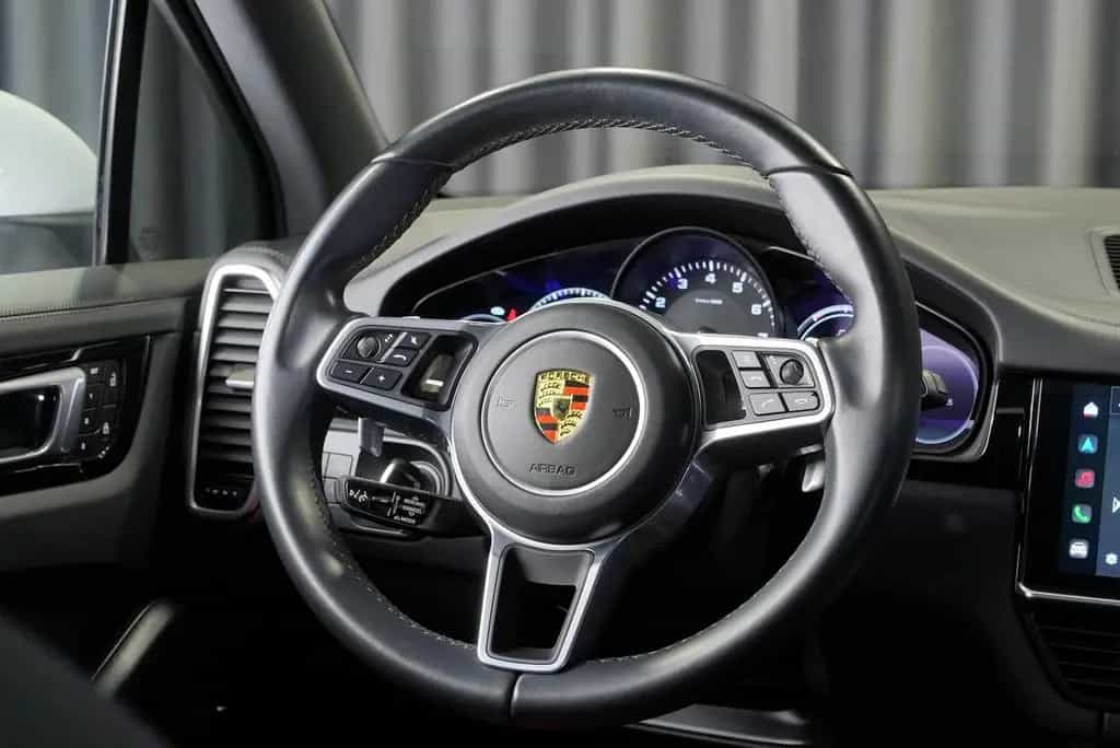 Porsche Cayenne Basis 06/2022-photo-12