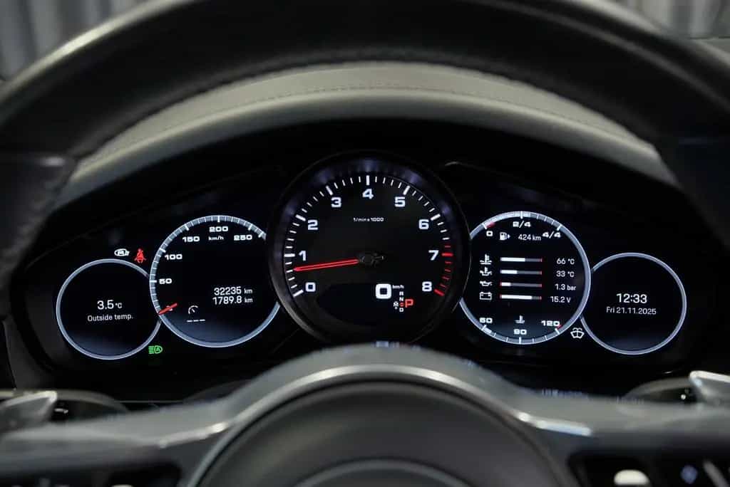 Porsche Cayenne Basis 06/2022-photo-14
