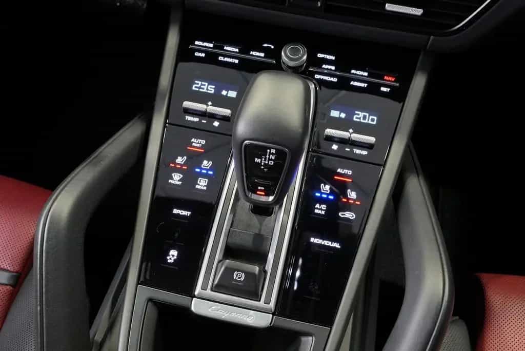 Porsche Cayenne Basis 06/2022-photo-15
