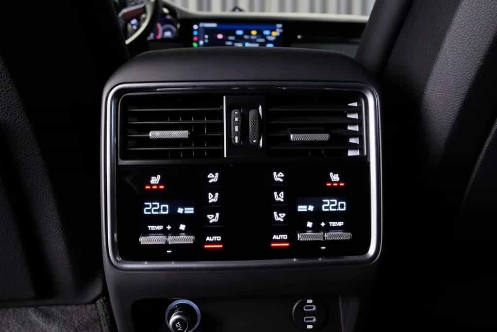 Porsche Cayenne Basis 06/2022-photo-21
