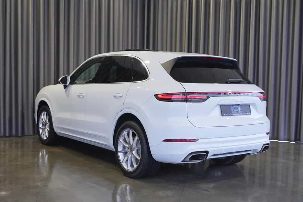 Porsche Cayenne Basis 06/2022-photo-4