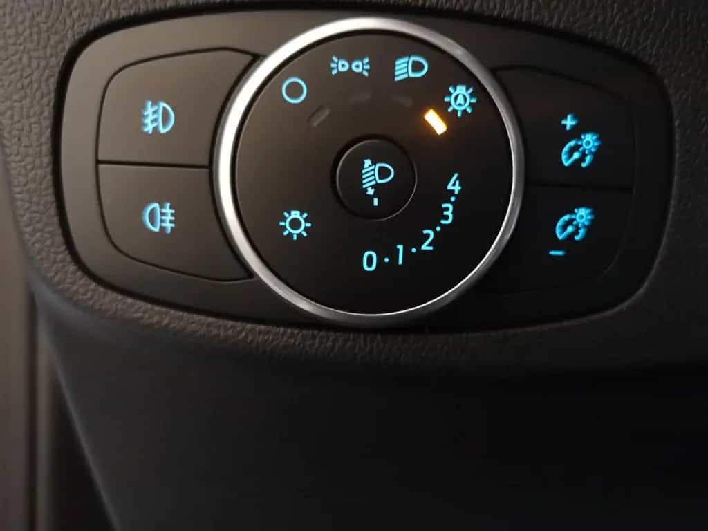 Ford Focus Turnier ST LED Navi 07/2022-photo-14