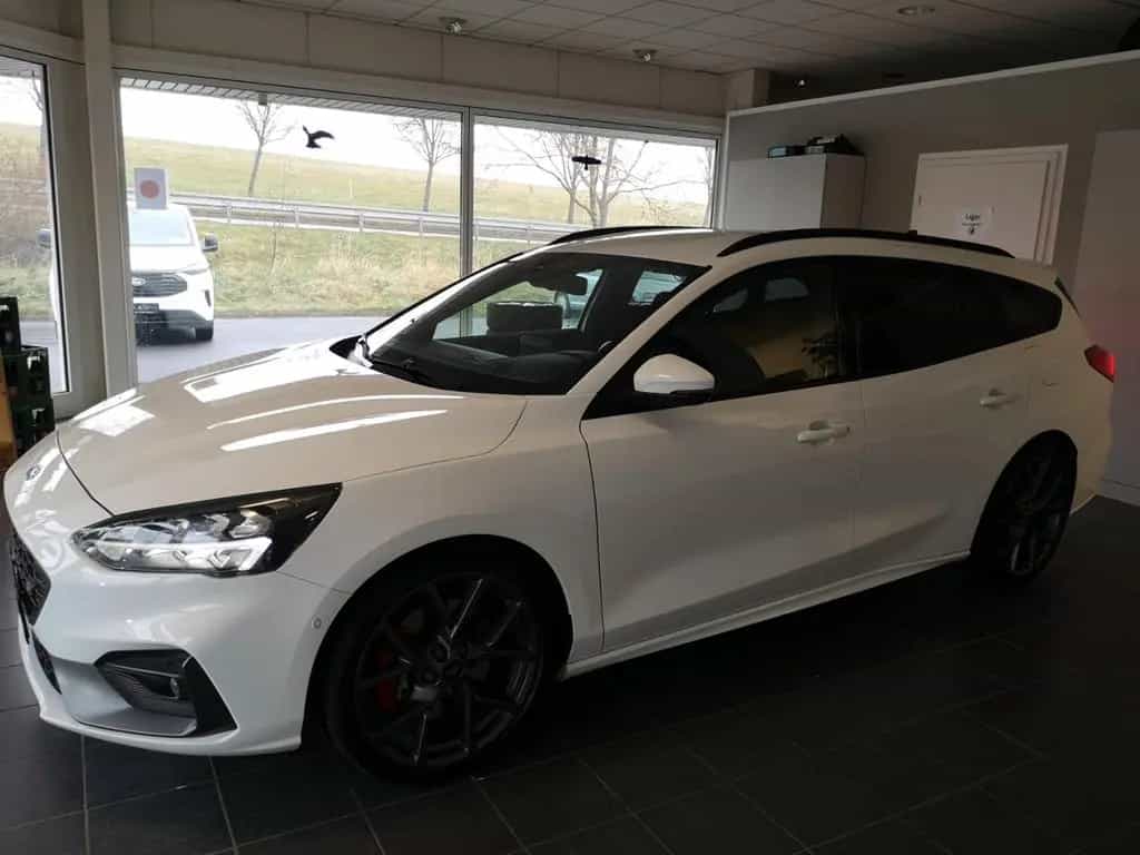 Ford Focus Turnier ST LED Navi 07/2022-photo-4