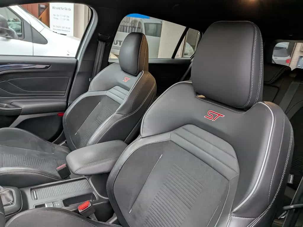 Ford Focus Turnier ST LED Navi 07/2022-photo-7