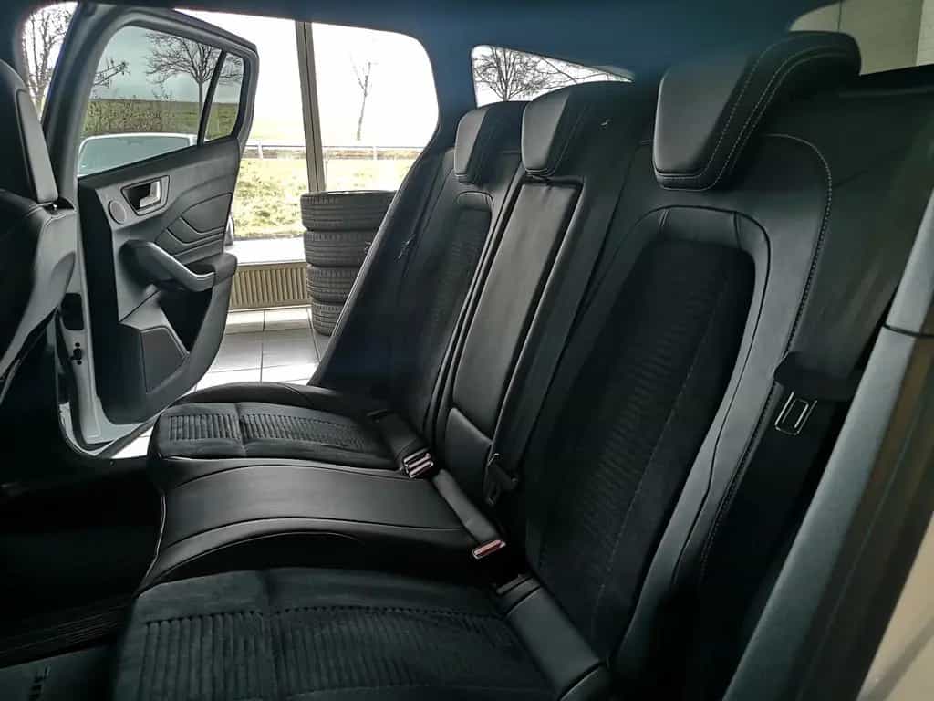 Ford Focus Turnier ST LED Navi 07/2022-photo-8