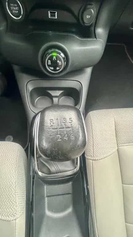 Citroën C4 Cactus Shine PANO ALU LEDER AHK NAVI KEYLESS 03/2019-photo-14