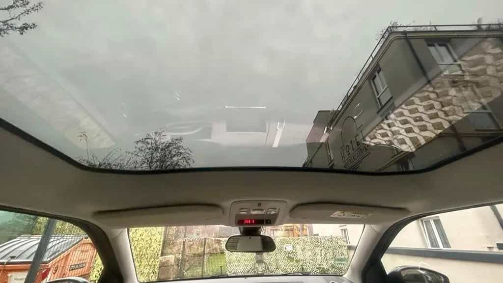 Citroën C4 Cactus Shine PANO ALU LEDER AHK NAVI KEYLESS 03/2019-photo-18