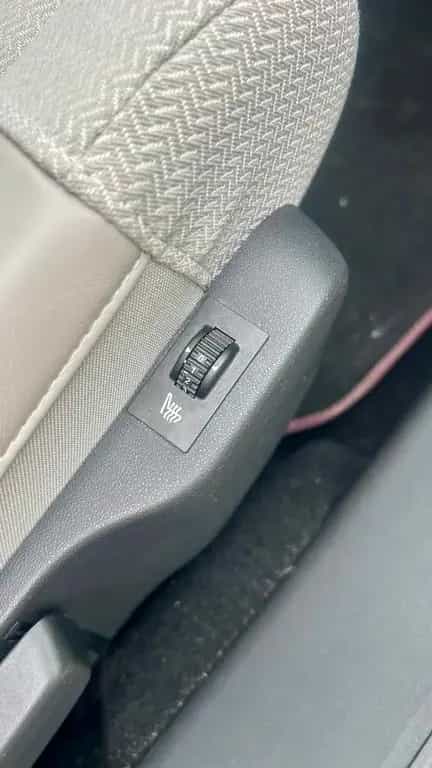 Citroën C4 Cactus Shine PANO ALU LEDER AHK NAVI KEYLESS 03/2019-photo-26