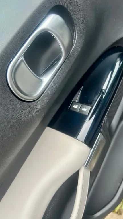 Citroën C4 Cactus Shine PANO ALU LEDER AHK NAVI KEYLESS 03/2019-photo-29