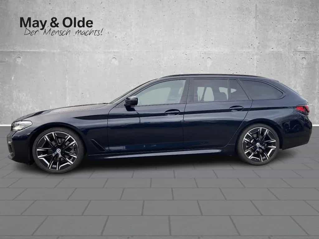 BMW 5 Series 520 d Touring M Sport HUD Navi Leder LED PA 01/2023-photo-0