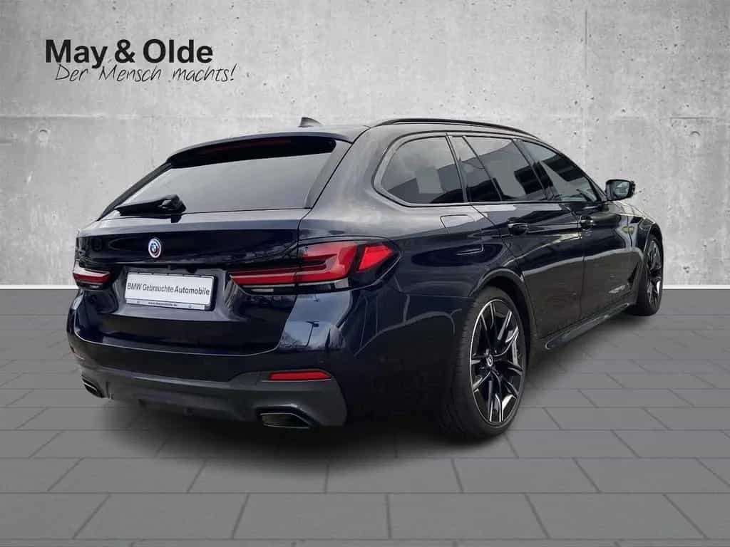 BMW 5 Series 520 d Touring M Sport HUD Navi Leder LED PA 01/2023-photo-1