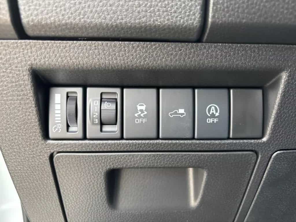 Isuzu D-Max 1.9 D SINGLE CAB L 2WD HR AT MY25 null-photo-11