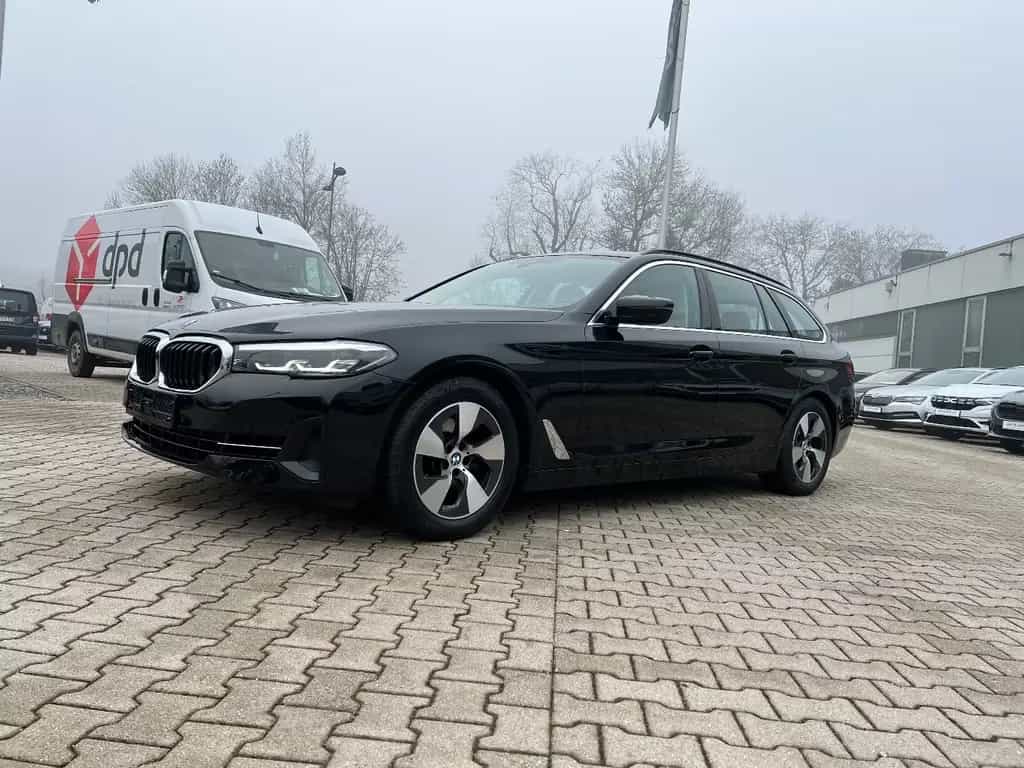 BMW 520 d Touring *LED Navi AHK Luftf. Kamera Sitzh.* 03/2021-photo-0
