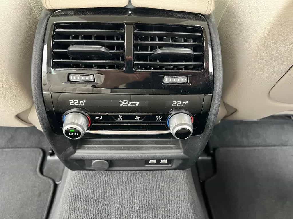 BMW 520 d Touring *LED Navi AHK Luftf. Kamera Sitzh.* 03/2021-photo-17