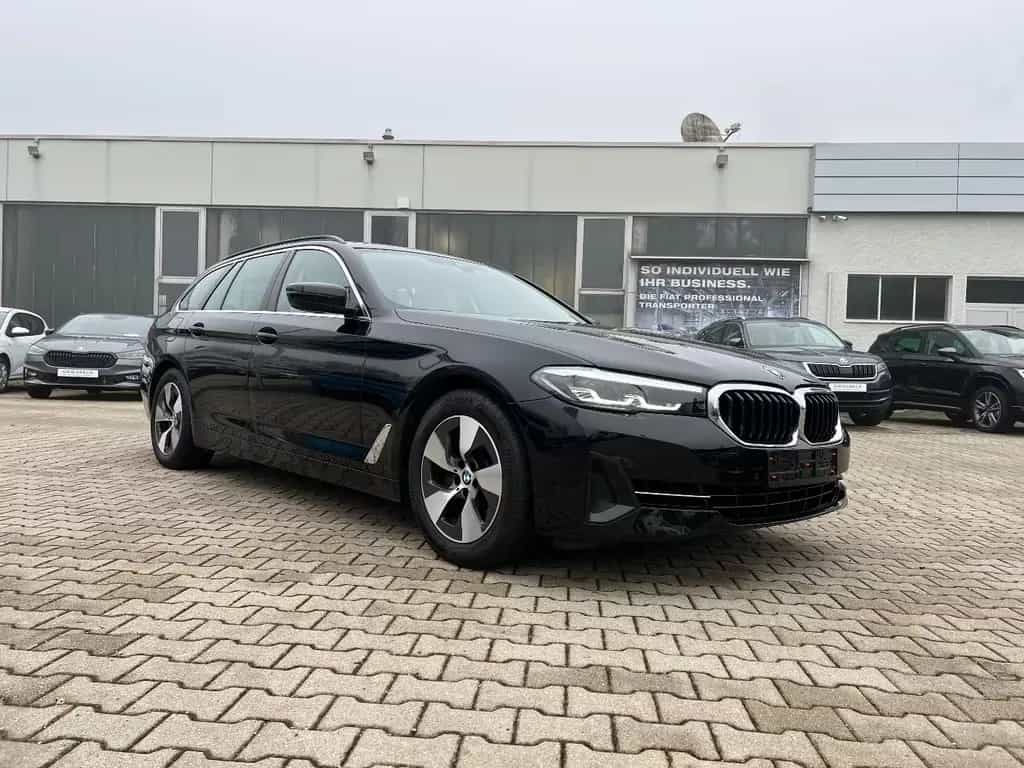 BMW 520 d Touring *LED Navi AHK Luftf. Kamera Sitzh.* 03/2021-photo-4