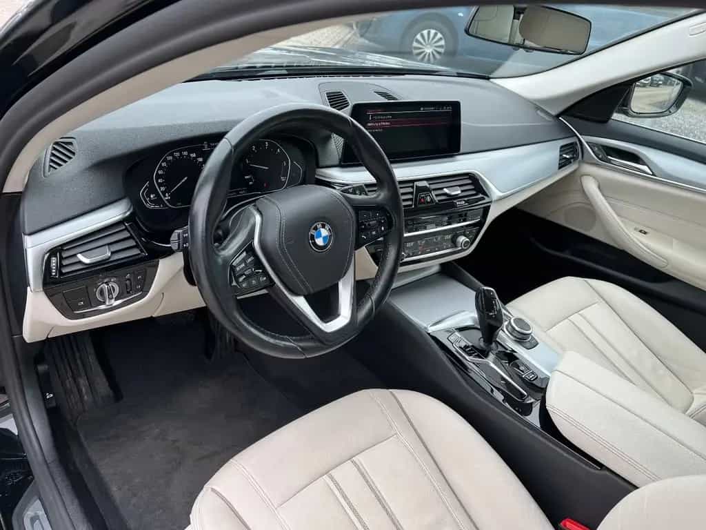 BMW 520 d Touring *LED Navi AHK Luftf. Kamera Sitzh.* 03/2021-photo-9