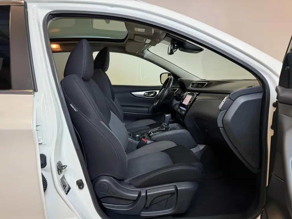 Nissan Qashqai N-Connecta Autom LED Pano 360° AHK Carpl 12/2018-photo-10
