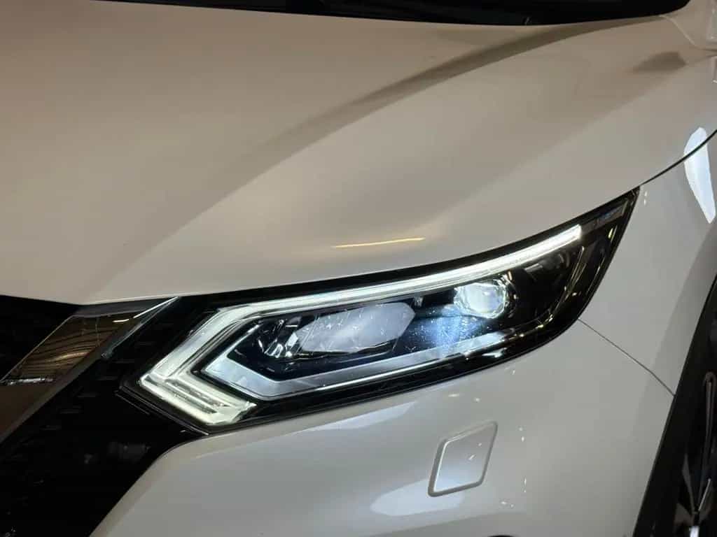 Nissan Qashqai N-Connecta Autom LED Pano 360° AHK Carpl 12/2018-photo-12
