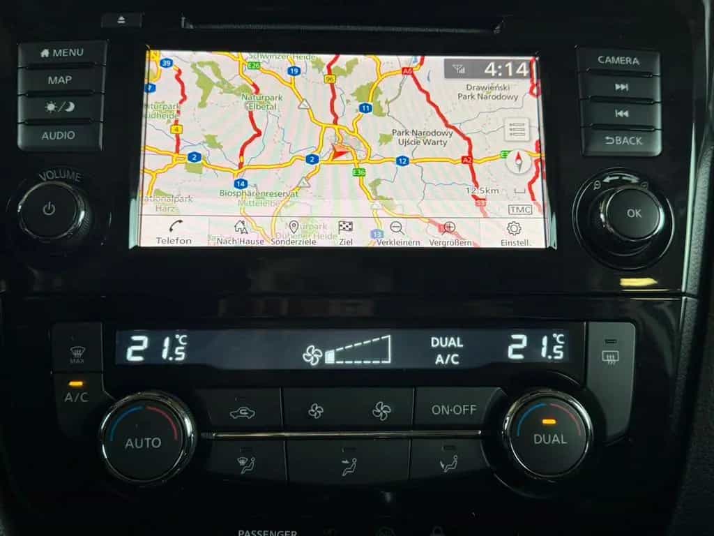 Nissan Qashqai N-Connecta Autom LED Pano 360° AHK Carpl 12/2018-photo-16
