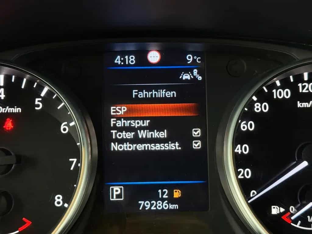 Nissan Qashqai N-Connecta Autom LED Pano 360° AHK Carpl 12/2018-photo-21
