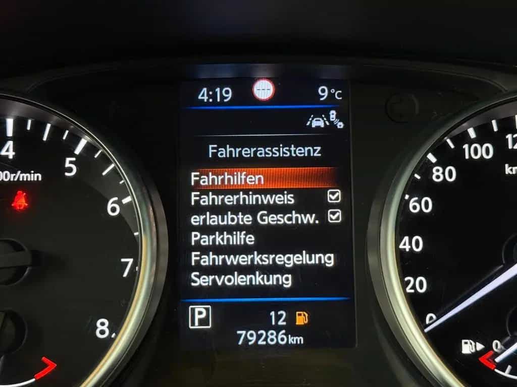 Nissan Qashqai N-Connecta Autom LED Pano 360° AHK Carpl 12/2018-photo-22